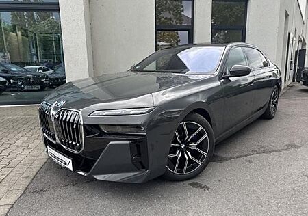 BMW i7 xDrive60 || Theatre Screen B&W 360°Kamera Pano