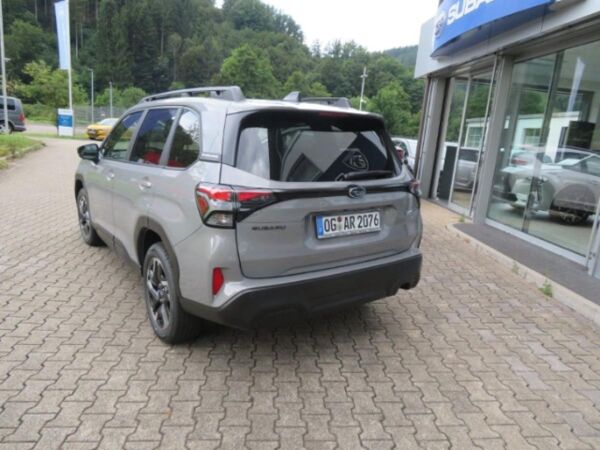 Subaru Forester 2.0ie Lineartronic Exclusive Panorama Navi Dyn. Kurvenlicht e-Sitze SD SHZ bild 6