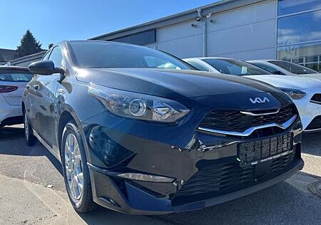 Kia Cee'd Ceed 1.5 T-GDI DCT Vision*PRIVAT & GEWERBLICH* SOFORT