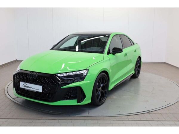 Audi RS3 Limousine TFSI quattro 280 km/h bild 2