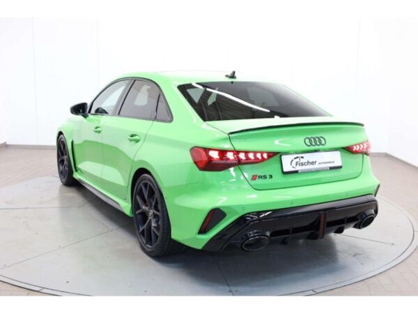 Audi RS3 Limousine TFSI quattro 280 km/h bild 4