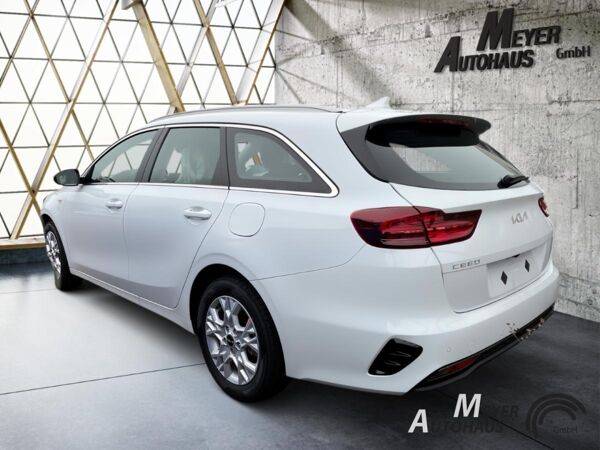 Kia Ceed SW 1.5 T-GDI Vision Sportswagon bild 3