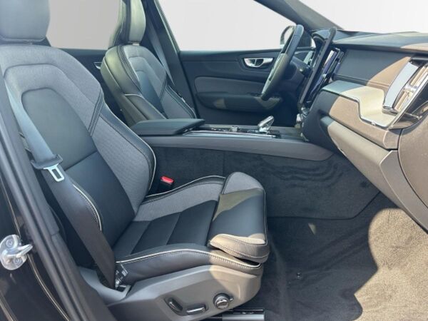 Volvo XC60 Recharge T6 AWD Ultra Black Edition 21'' ACC 360 Kamera HUD DAB Harman LED *Vorführwagen Sonderaktio bild 3