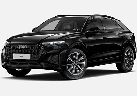 Audi Q8 (4MT)