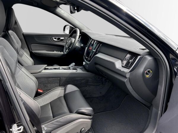 Volvo XC60 Recharge T6 AWD Plus Black 21'' ACC HUD LED Harman Kardon Panorama *Vorführwagen Sonderaktion - 0,5% bild 3