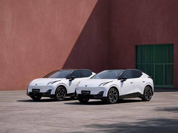 LYNK & Co 02 CORE / E-PRÄMIE! / VOR ANFRAGE BESCHREIBUNG LESEN! bild