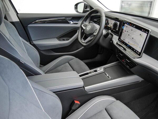 Volkswagen Passat Business 1,5 l eTSI Matrix AHK Kamera HeadUp bild 3