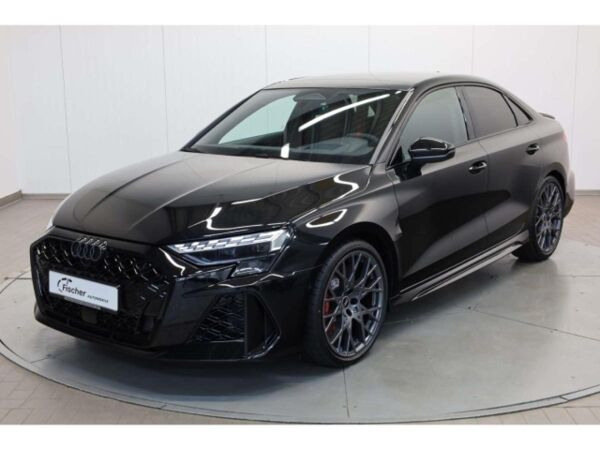 Audi RS3 Limousine TFSI quattro 280 km/h bild 2