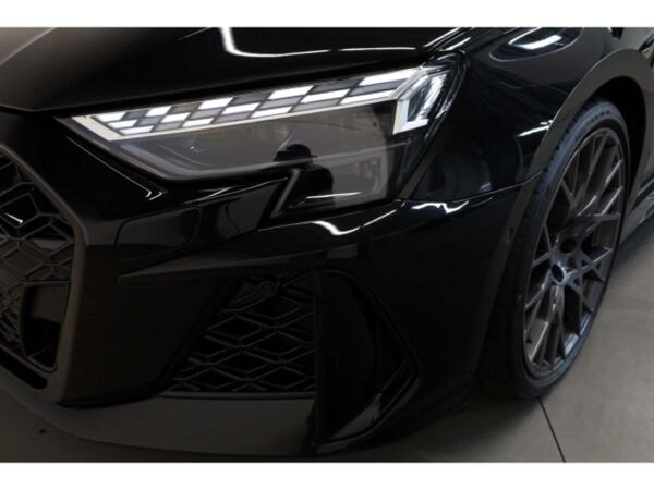 Audi RS3 Limousine TFSI quattro 280 km/h bild 7