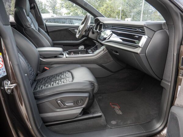 Audi RS Q8 TFSI quattro bild 2