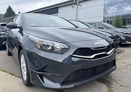 Kia Cee'd Sportswagon Ceed SW 1.5 T-GDI DCT Vision Komfort*PRIVAT & GEWERBLICH* SOFORT VERFÜGBAR