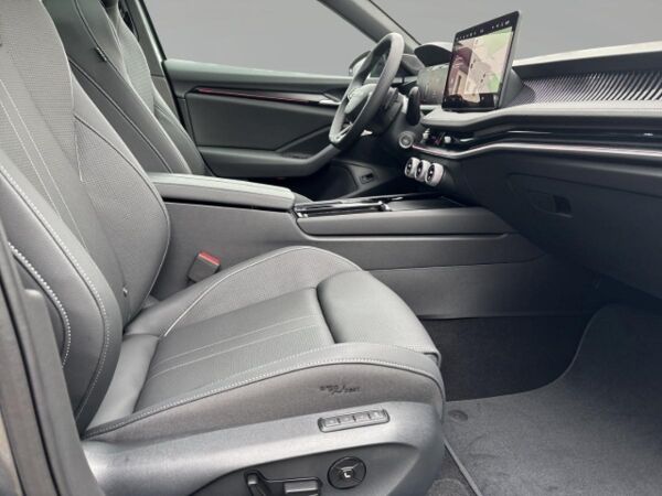 Skoda Superb Combi 2.0 TSI 195 kW 4x4 Sportline, Head-up-Display, AHK bild 7