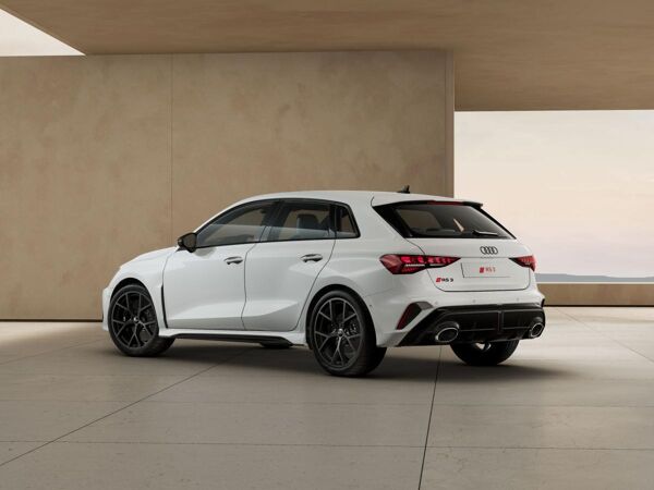 Audi RS3 Sportback *BESTELLAKTION*EROBERUNGSAKTION bild 5