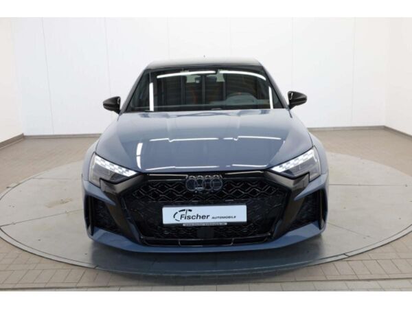 Audi RS3 Sportback TFSI quattro 280 km/h bild 3