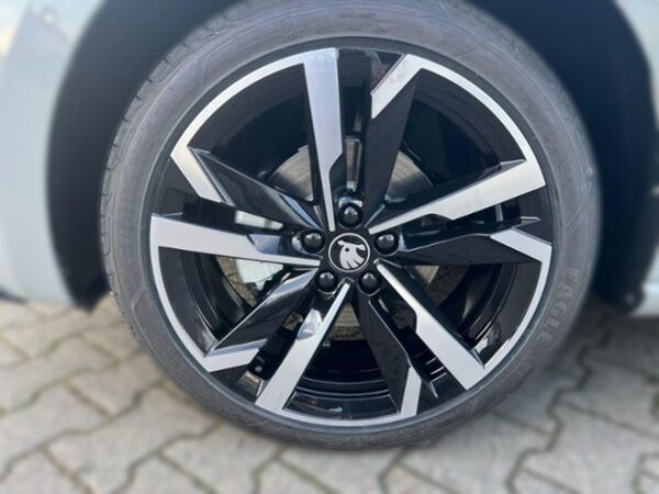 Skoda Scala Skoda Scala Monte Carlo 1.5 TSI DSG*AHK*RFK*NAVI*SHZ*GLASDACH*MATRIX bild 7