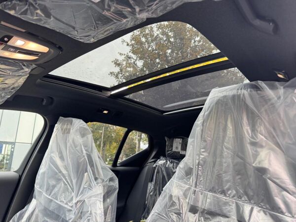 Volvo XC40 B3 B DKG ULTRA - BLACK EDITION - Inkl. Anhängerkupplung! - Sofort lieferbar bild 3