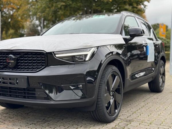 Volvo XC40 B3 B DKG ULTRA - BLACK EDITION - Inkl. Anhängerkupplung! - Sofort lieferbar bild 6
