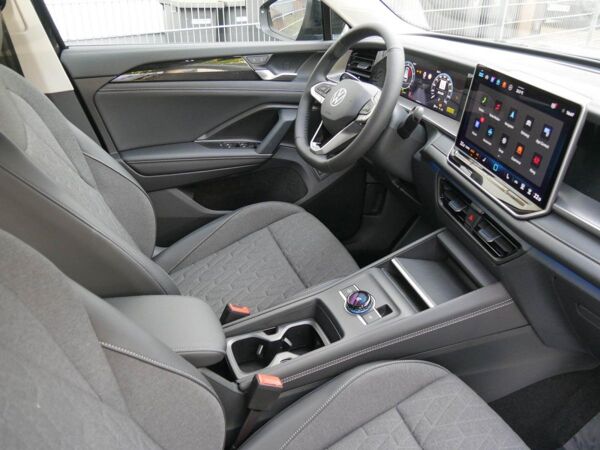 Volkswagen Tayron Life 1,5 l eTSI DSG AHK 7 Sitzer Lagerwagen ! Zulassungsaktion bis Ende Mai ! bild 3