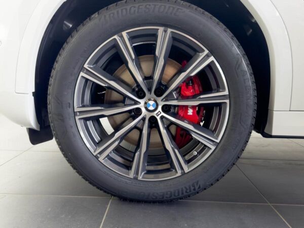 BMW X6 xDrive 30d 20" M-Sport + Pro + Innovationspaket + Driving Prof bild 4