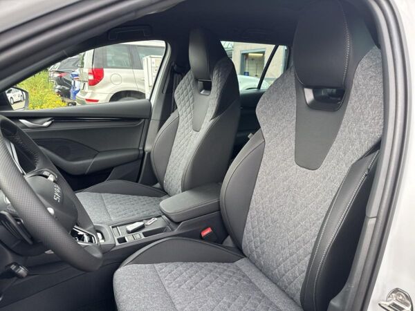 Skoda Octavia Cb. SPORTLINE 2.0TDI AHK+NAVI+ACC+MATRIX bild 6