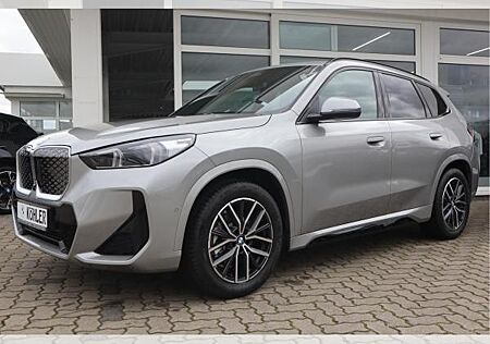 BMW iX1 xDrive30/M-Sport/Head-Up/360°/AHK/ACC/elektr.Sitze/HK/Adapt.LED