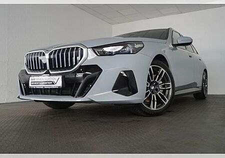 BMW 540 d xDrive Touring M Sport STANDHEIZUNG,AHK,AUTOBAHN ASSISTENT,SITZBELÜFTUNG