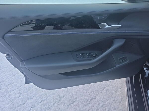 Volkswagen Passat Variant 2.0 TDI DSG 4Motion R-Line Navi IQ.Light DAB+ FrontAssist bild 7