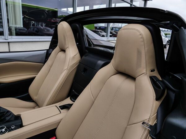 Mazda MX-5 2024 SKYACTIV-G 132 1.5L 6MT RWD Kazari RF bild 7
