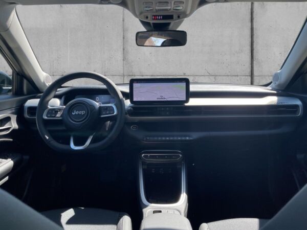 Jeep Avenger Altitude Automatik VORLAUF ALLWETTER+PDC+KAMERA+CARPLAY+SHZ bild 3