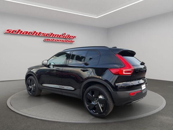 Volvo XC40 B3 B DKG Ultra Black Edition bild 2
