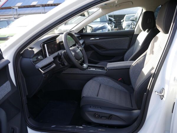 Skoda Superb Combi 2.0 TDI  4X4 Selection ACC HUD MATRIX-LED *859* bild 7