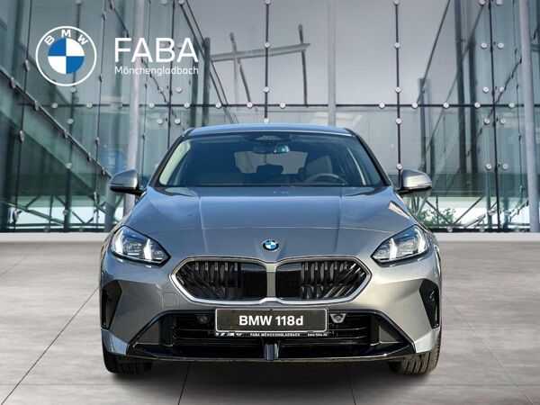 BMW 118 d DAB LED Komfortzg. Parkassistent AHK schw. bild 3