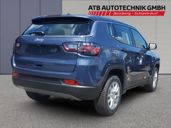 Jeep Compass Black Deal! Altitude VOLL! Allwetter, Navi, Kamera bild 5