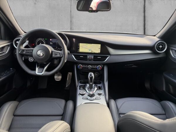 Alfa Romeo Giulia Veloce Q4 2.0 PDC+KAMERA+NAVI+CARPLAY+SHZ bild 3