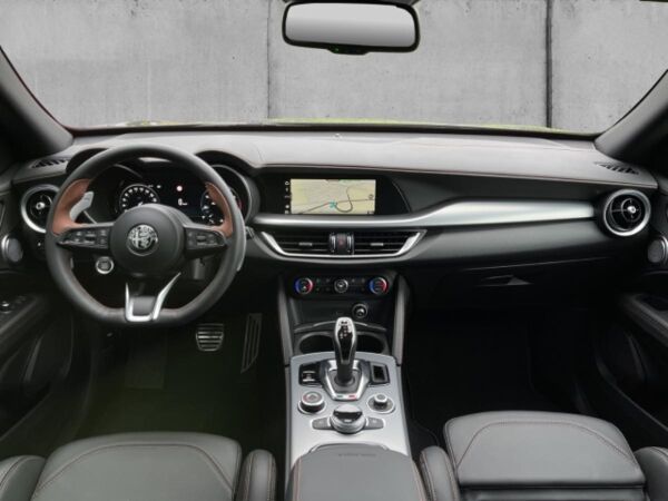 Alfa Romeo Stelvio Intensa Q4 2.0 PANORAMA+PDC+KAMERA+CARPLAY+SHZ bild 3