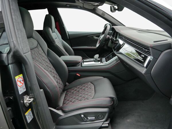Audi Q8 SUV TFSI e quattro FWP|PANO|AHK|ASS+|B&O bild 4