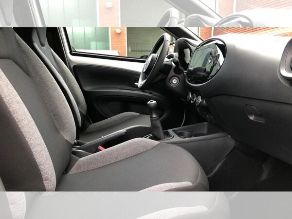 Toyota Aygo X Business Edition*ACC*DAB*SHZ*CAM*Spurhalteass. bild 7