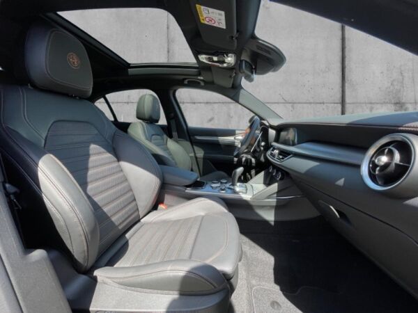 Alfa Romeo Stelvio Intensa Q4 2.0 PANORAMA+PDC+KAMERA+CARPLAY bild 6