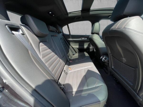 Alfa Romeo Stelvio Intensa Q4 2.0 PANORAMA+PDC+KAMERA+CARPLAY bild 7