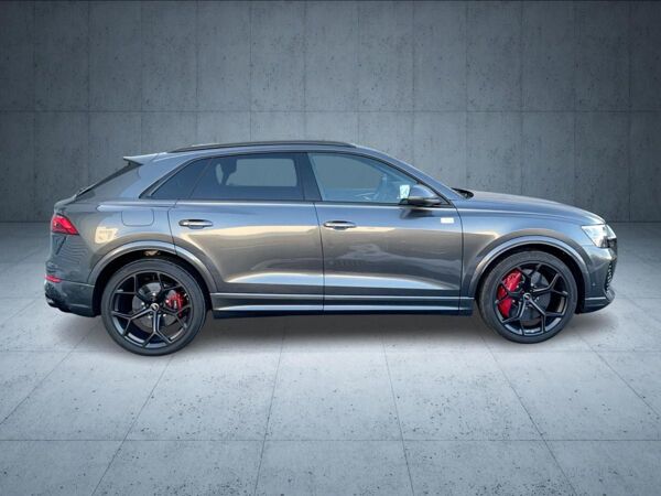 Audi RS Q8 SUV performance tiptr. Vmax305 Laser PANO bild 7