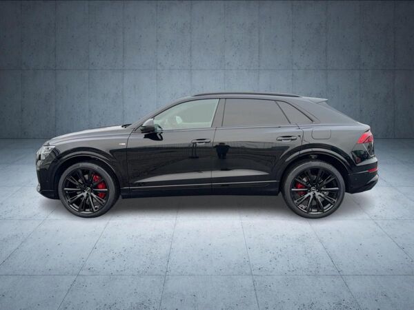 Audi Q8 SUV S line business TFSI e qu tiptr PANO 23 bild 3