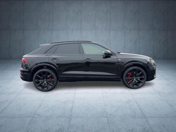 Audi Q8 SUV S line business TFSI e qu tiptr PANO 23 bild 7