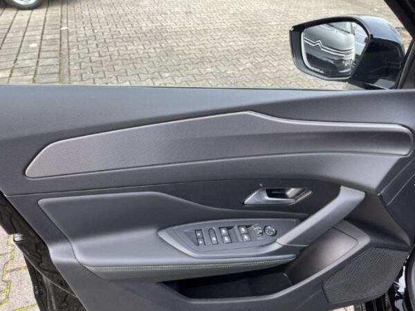 Peugeot 308 SW BlueHDi 130 EAT8 GT AHK-abnehmbar El. Panodach Navi Digitales Cockpit Memory Sitze bild 6