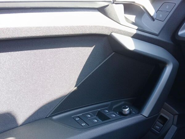 Audi A3 Sportback 35 TDI S-tronic S line Virtual Cockpit ACC Navi Sitzheizung Parkassistent bild 7