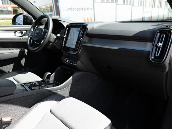 Volvo XC40 B3 Plus Black Edition bild 5