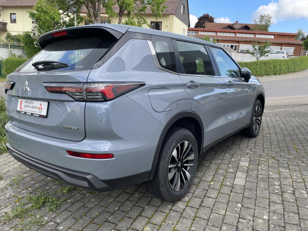 Mitsubishi Outlander (GN0W) bild 2