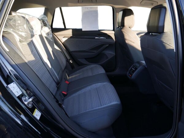 Skoda Superb Combi 2.0 TDI Selection NAVI AHK ACC LED *878* bild 4