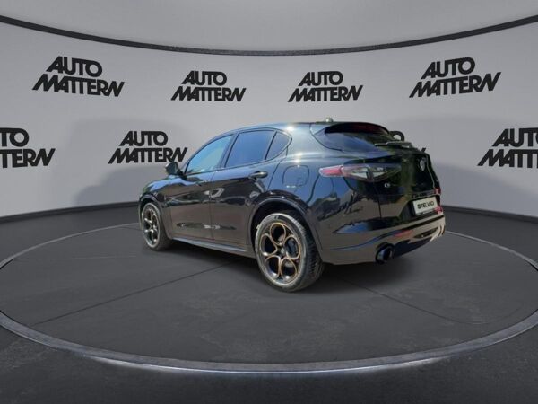 Alfa Romeo Stelvio 2.0 Turbo 16V Intensa Q4 Panoramadach bild 3