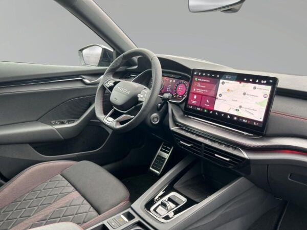 Skoda Octavia Combi 2.0 TSI 195 kW RS, AHK, Panorama-Schiebedach elektrisch bild 6