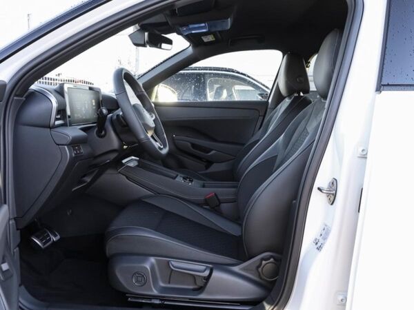 Volkswagen T-Roc 1,5 TSI DSG R-Line bild 3